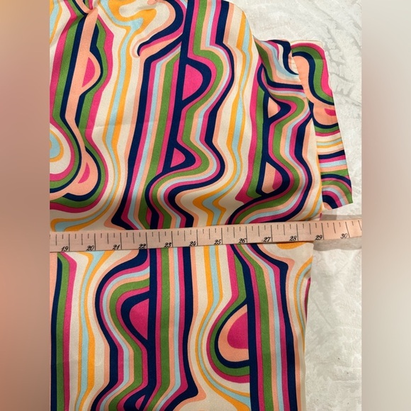 Karlie Multicolor retro Abstract v neck short sleeve satin dress Dress - Picture 7 of 10